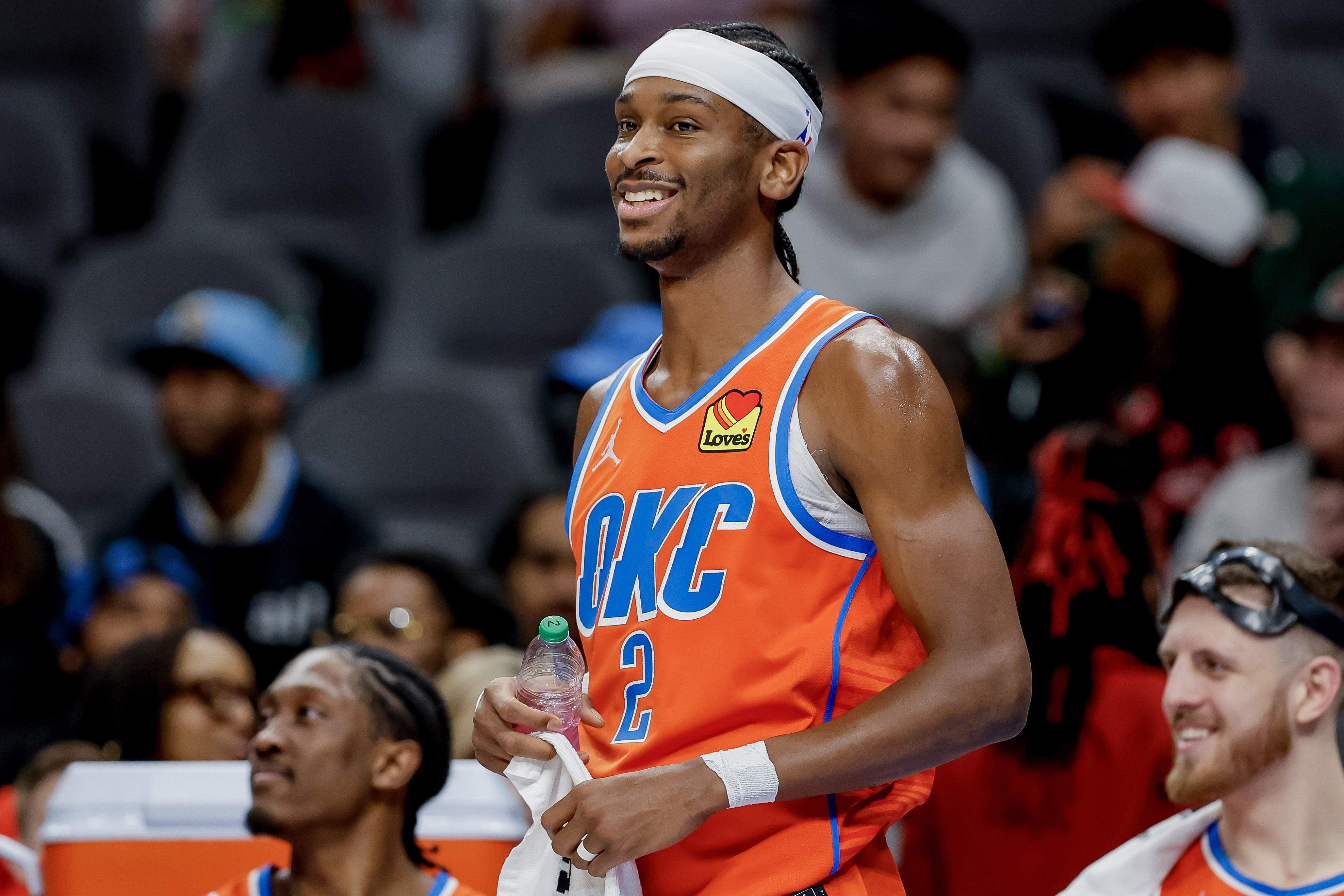  太穩(wěn)了！亞歷山大連續(xù)3場(chǎng)砍下40+且罰球全中 歷史首人