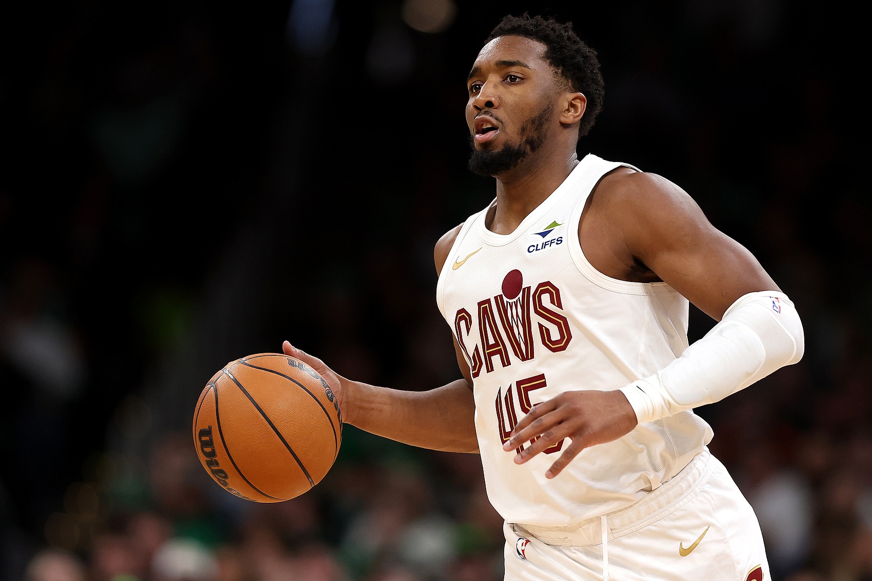  今天很鐵！米切爾18投5中&三分9中2 得到18分4板11助