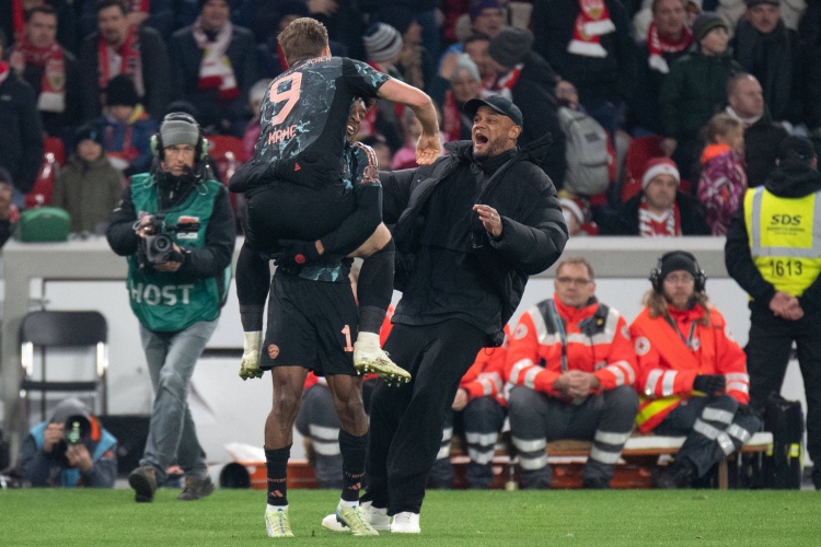  圖片報(bào)賽后評(píng)分：凱恩&于帕&孔帕尼均1分最佳，戴維斯等7將獲2分