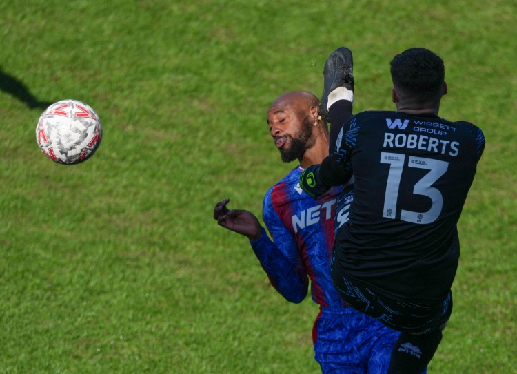  記者：米爾沃爾回應(yīng)英足總對羅伯茨指控，拒絕延長禁賽并支持球員