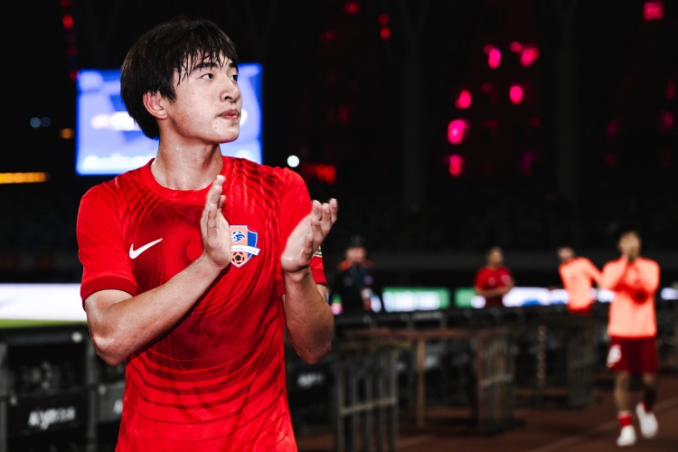  16歲魏祥鑫出戰(zhàn)中超！上村健一：若有能力，越早踢上頂級聯(lián)賽越好