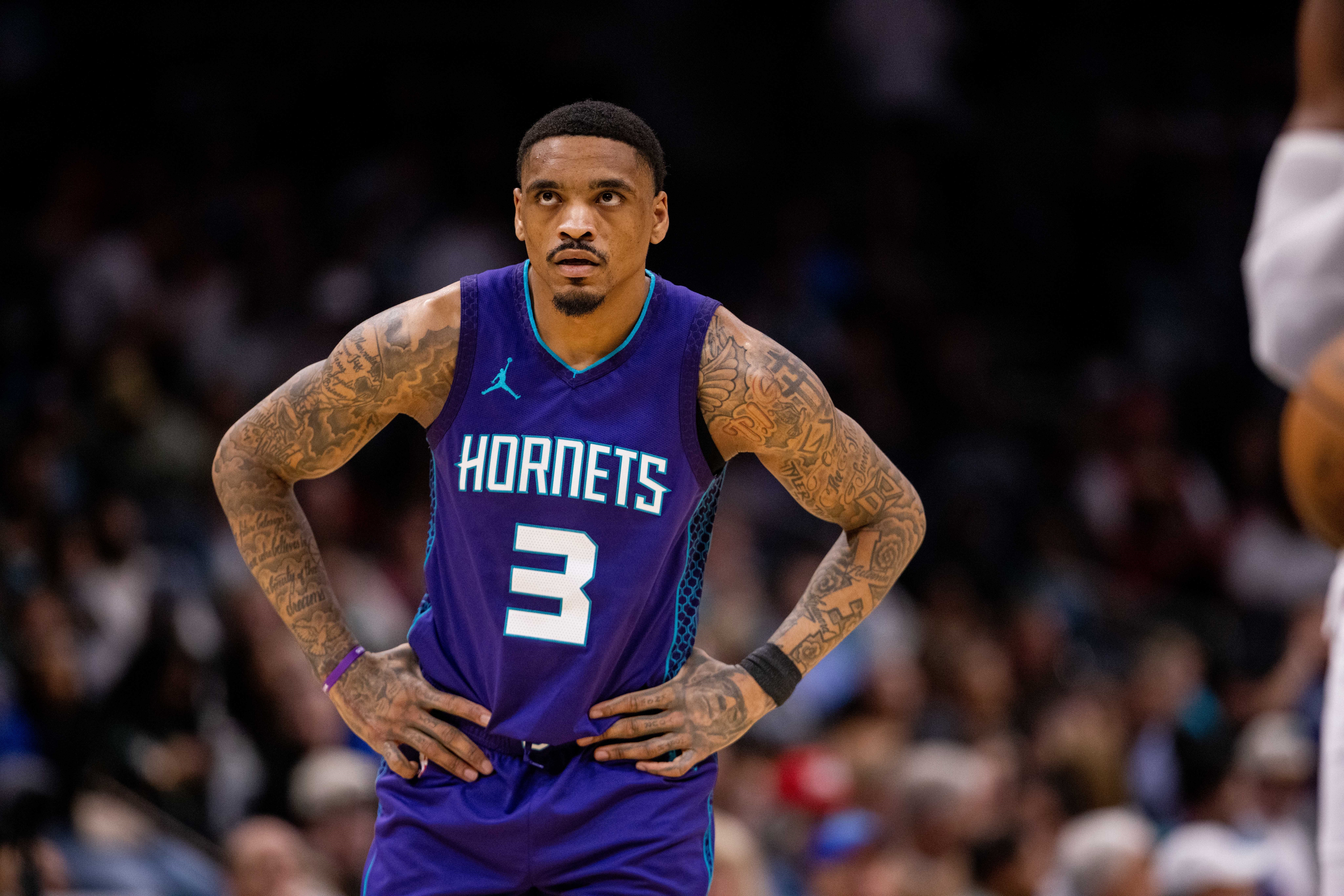  好家伙！杰弗里斯15中8&三分9中4轟生涯新高20分 另有2帽