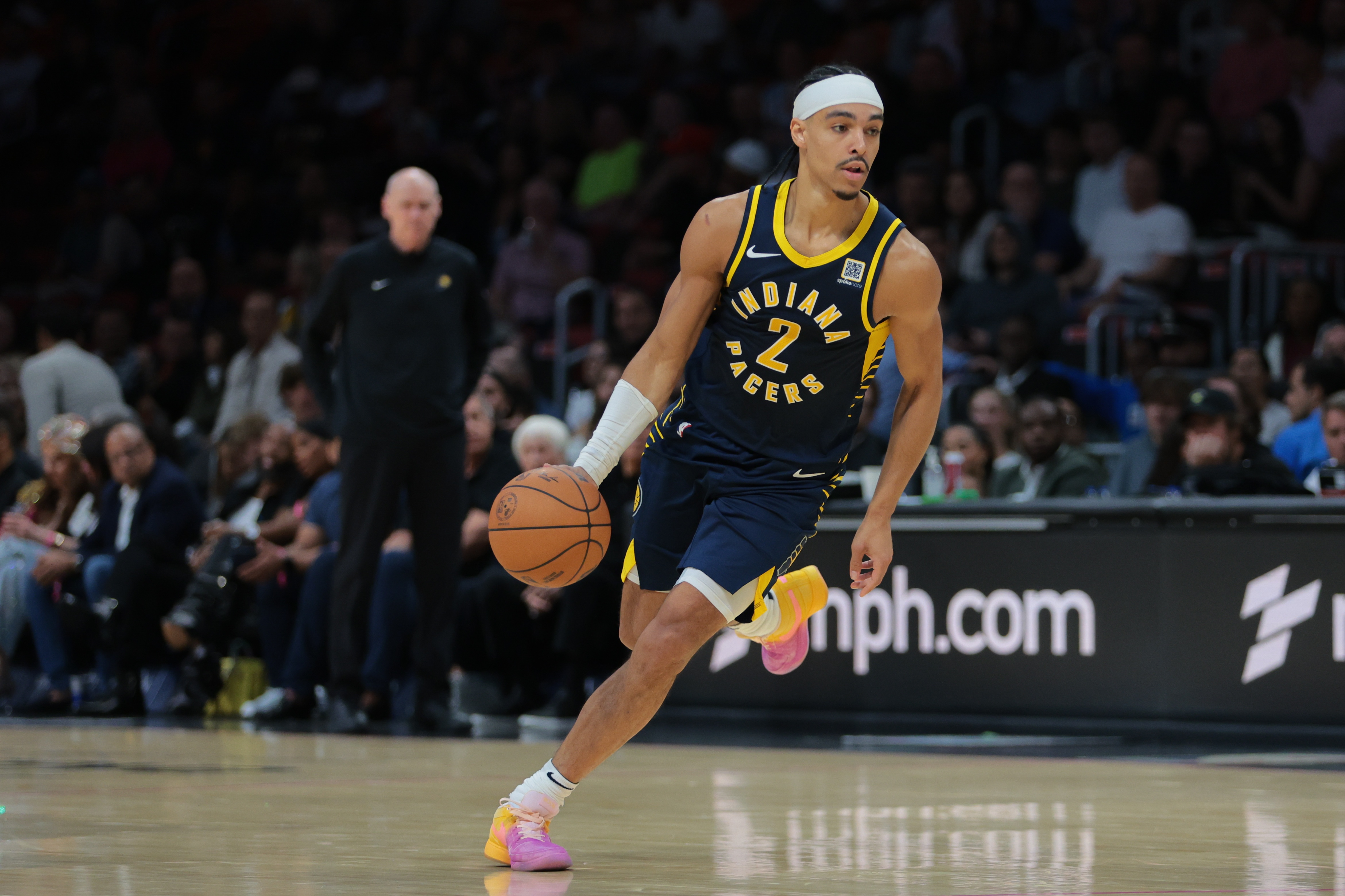  來勁！內(nèi)姆哈德半場5投3中得10分5板1助 做到了0失誤