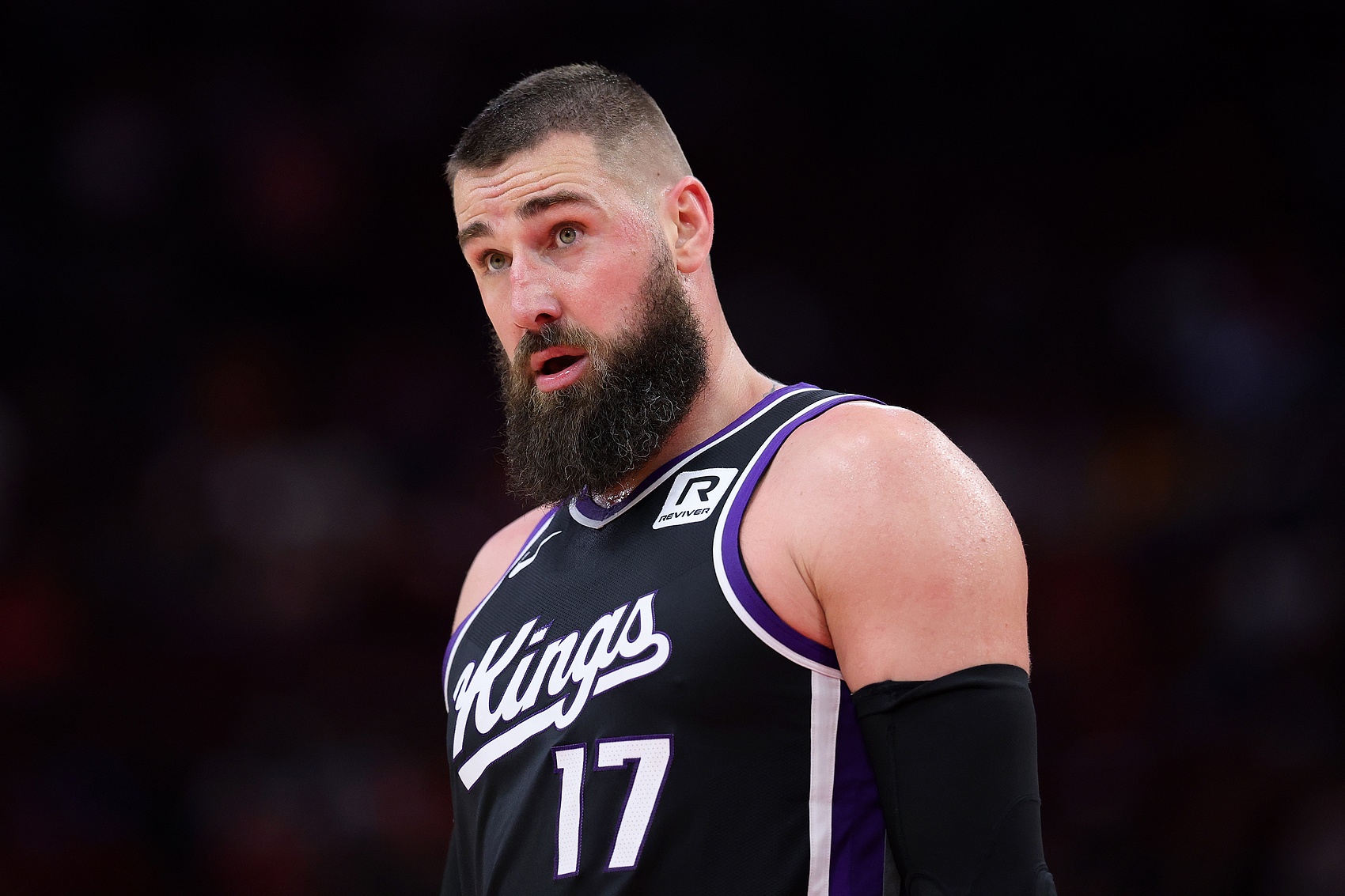  籃子不太準(zhǔn)！瓦蘭10中3拿到9分17板7助 三分2中0