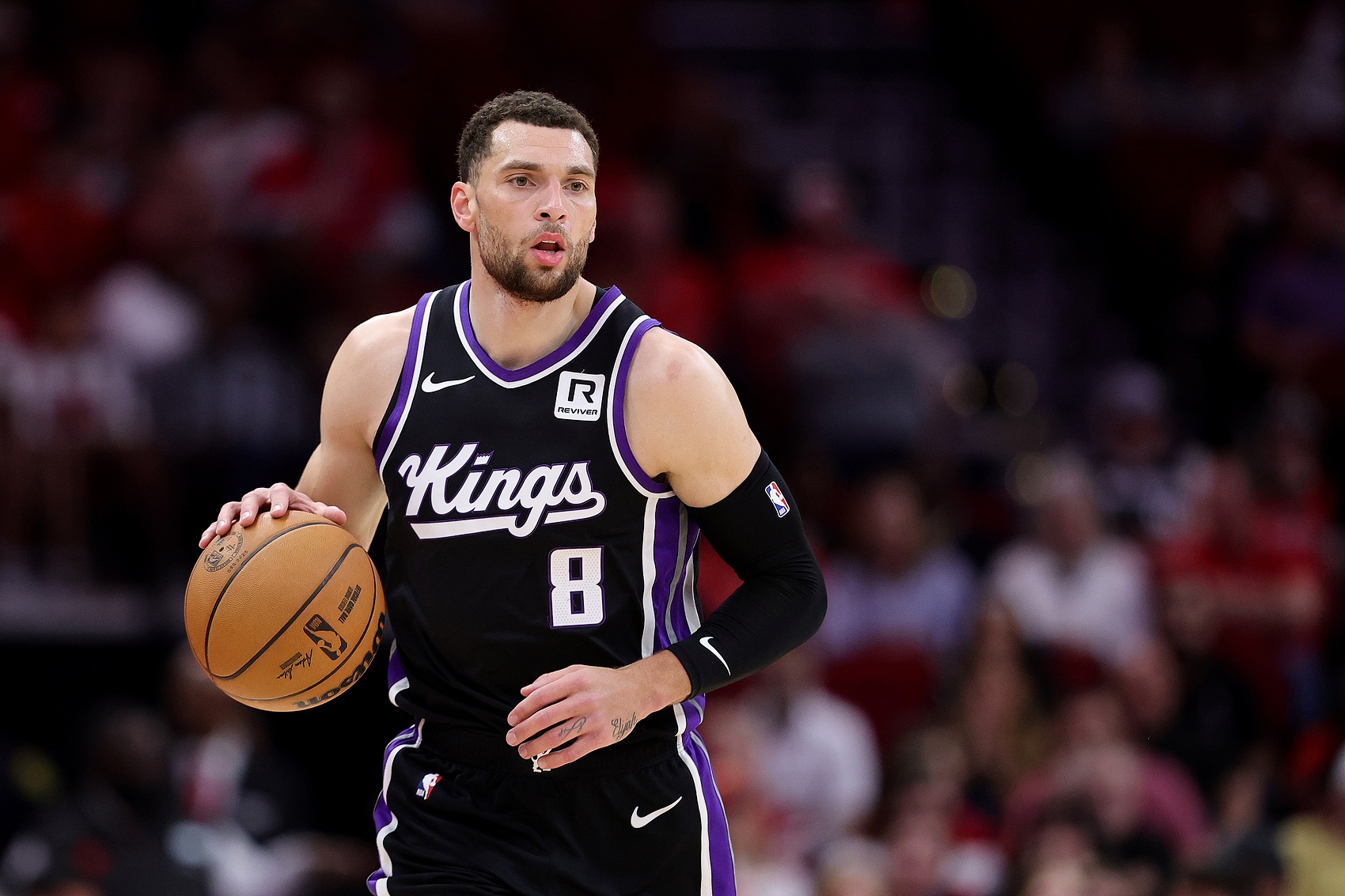  手感不錯但失誤略多！拉文半場7中5拿到13分4籃板 有3次失誤