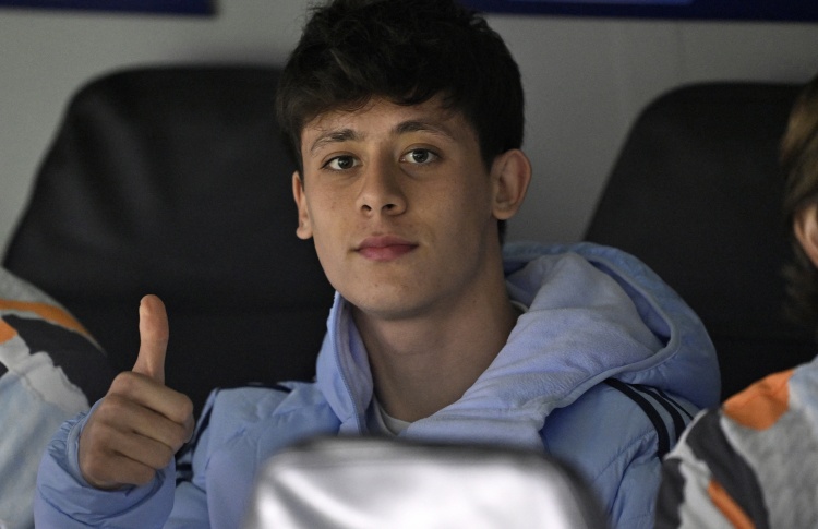  塞爾電臺(tái)：皇馬打算夏季回購尼科-帕斯，并把居勒爾外租到國米