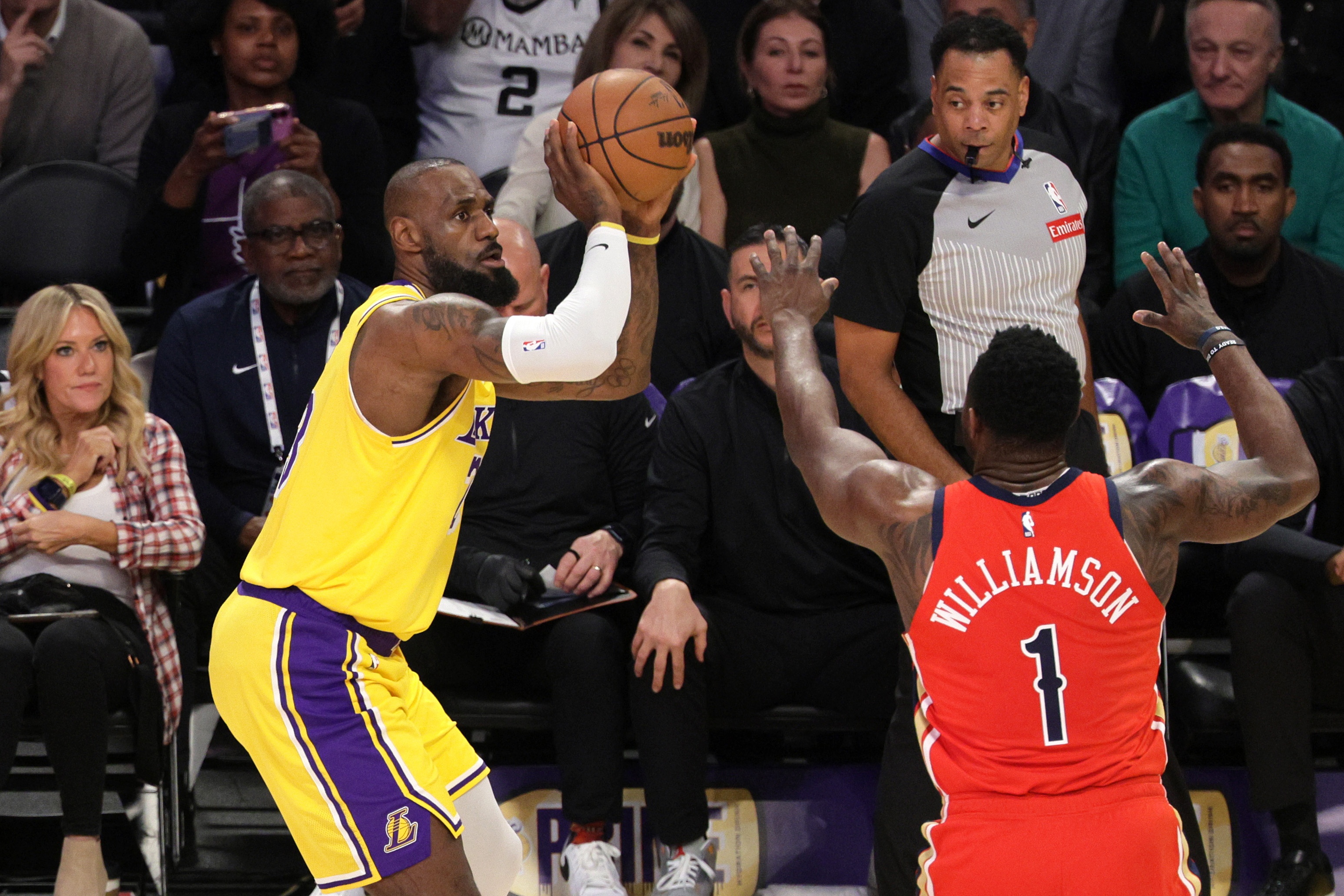  夸張！錫安和他的模板投籃熱圖對(duì)比：一個(gè)全在籃下 一個(gè)覆蓋半場(chǎng)