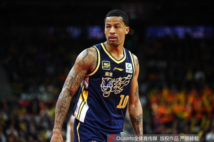  效率不夠高！伯克23中8拿到23分9板7助2斷