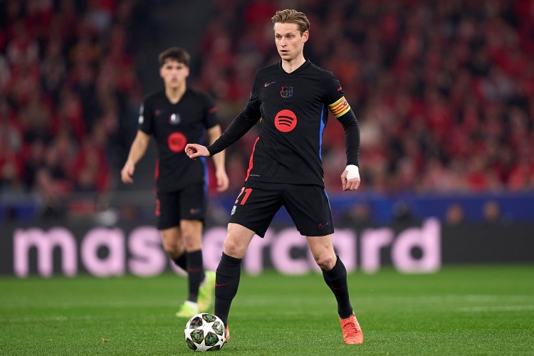  記者：德容肌肉超負(fù)荷&并無(wú)大礙，半場(chǎng)換下他是預(yù)防措施