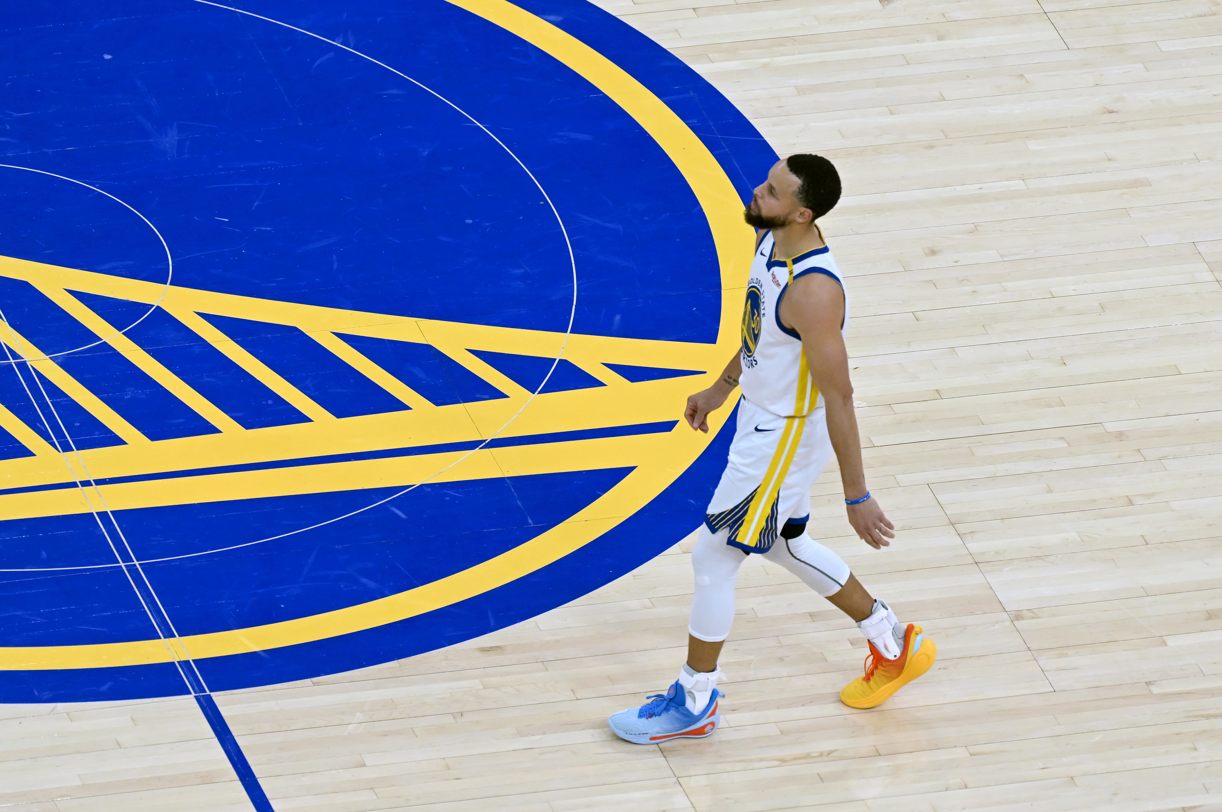  自己還能打多久？庫里：合同已經簽好了 但我希望能打得更久一點