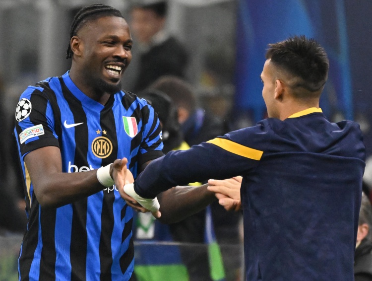  小圖拉姆：夢(mèng)想走進(jìn)球場(chǎng)有上帝視角感知比賽，我覺(jué)得這可能實(shí)現(xiàn)