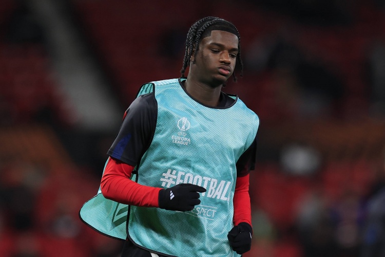  18歲中衛(wèi)海文首發(fā)出戰(zhàn)歐聯(lián)杯！阿莫林：他已通過比賽證明了自己