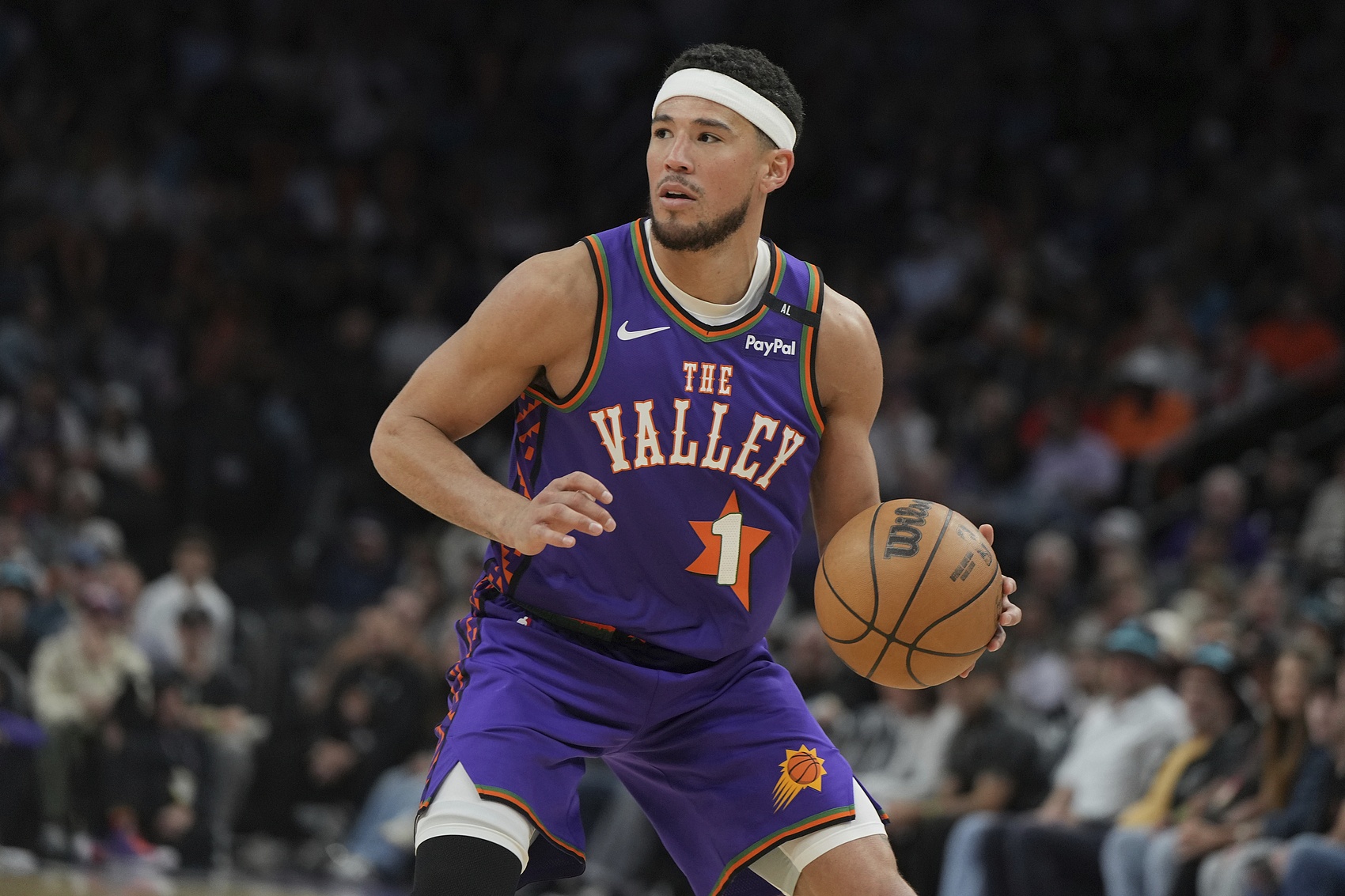  效率太差只能傳傳球！布克13中4拿到14分7板10助 正負值-33