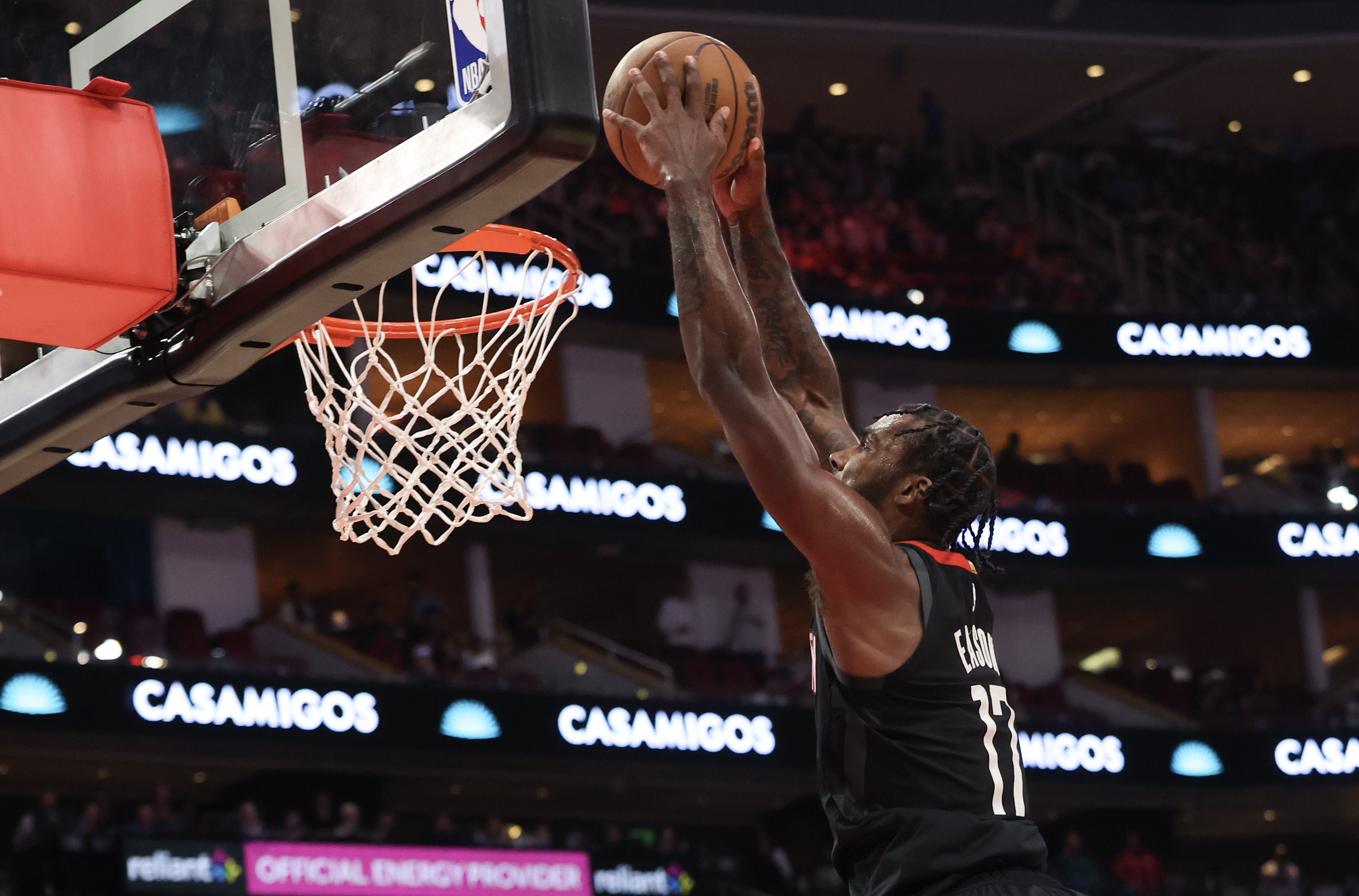  上半場靠你了！伊森21中9得到21分8板1助1帽 拼到6犯離場