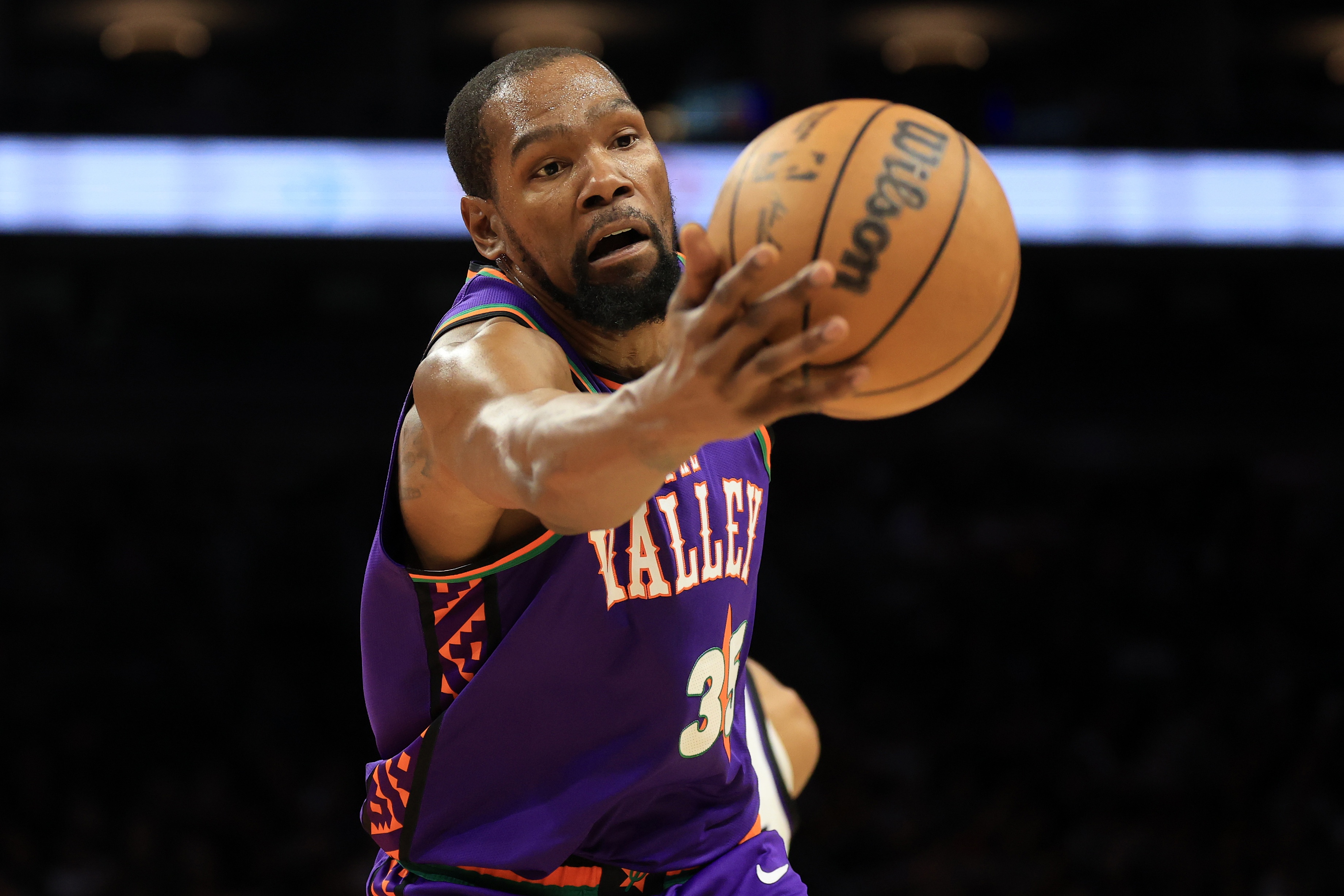  最佳陣要沒了？美記：腳踝受傷 人們擔(dān)心杜蘭特的賽季已經(jīng)結(jié)束了