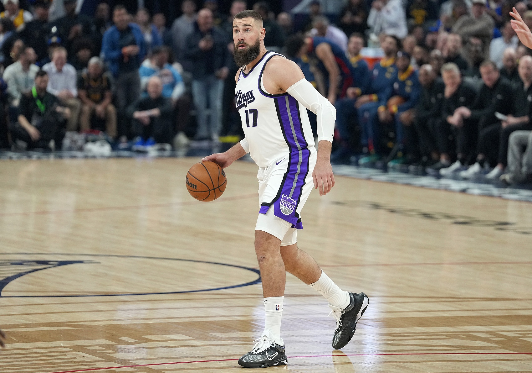  找不到筐！瓦蘭丘納斯半場5中1得4分6板1助 正負值-18最低