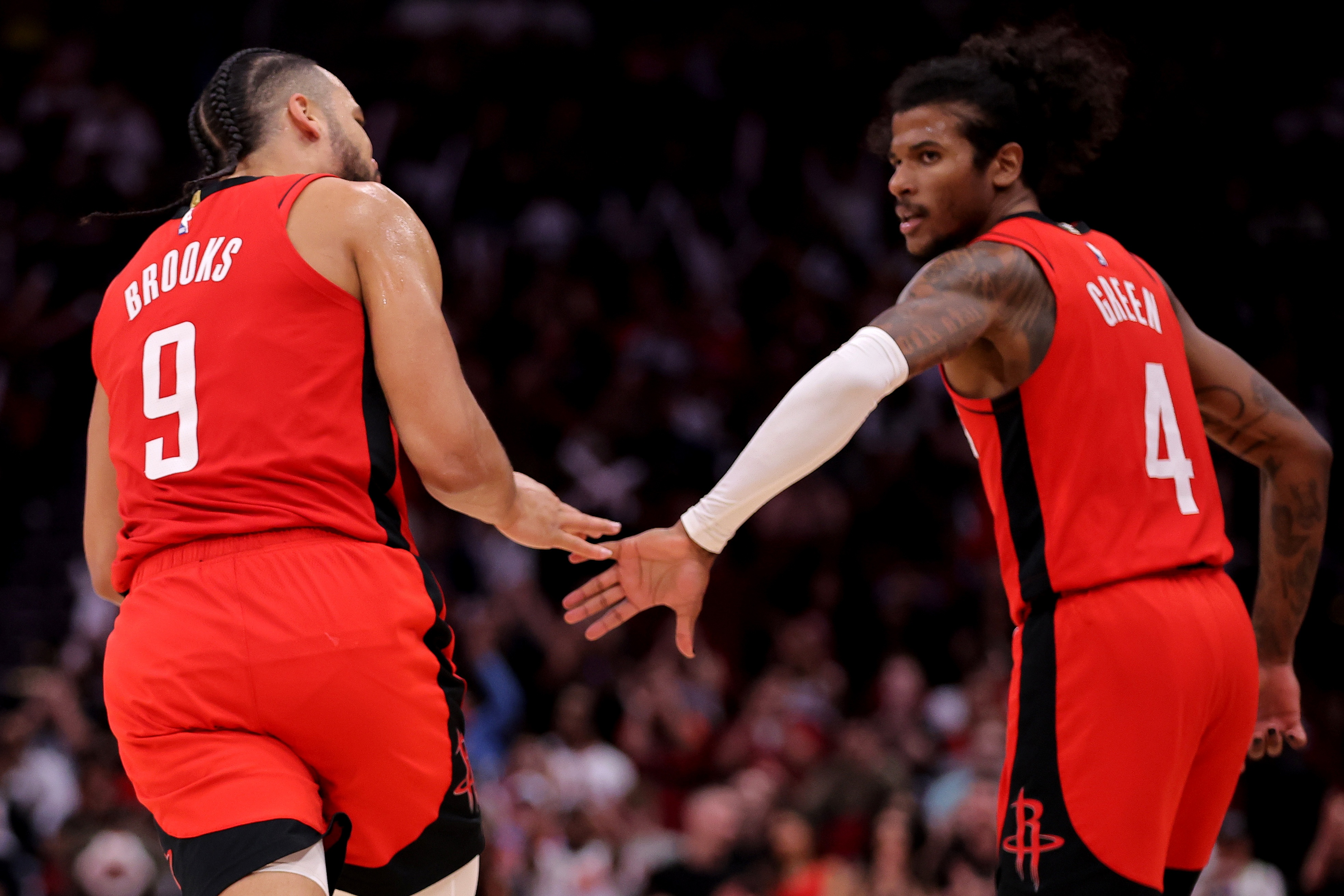  鐵匠鋪組合！首節(jié)狄龍7中0&杰倫-格林7中1 二人合計僅得2分5板2助