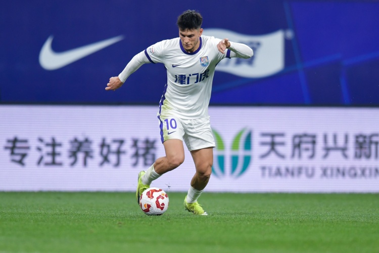  津媒：津門虎今天將和大連英博熱身，本場比賽分三節(jié)進(jìn)行