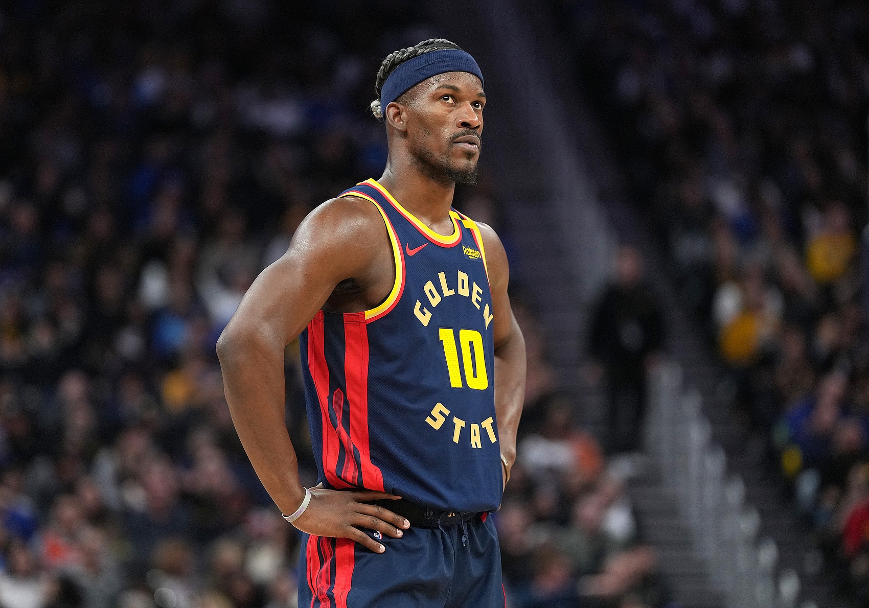  面對(duì)老東家表現(xiàn)一般！巴特勒12中5拿到11分6板2助1斷 正負(fù)值-19