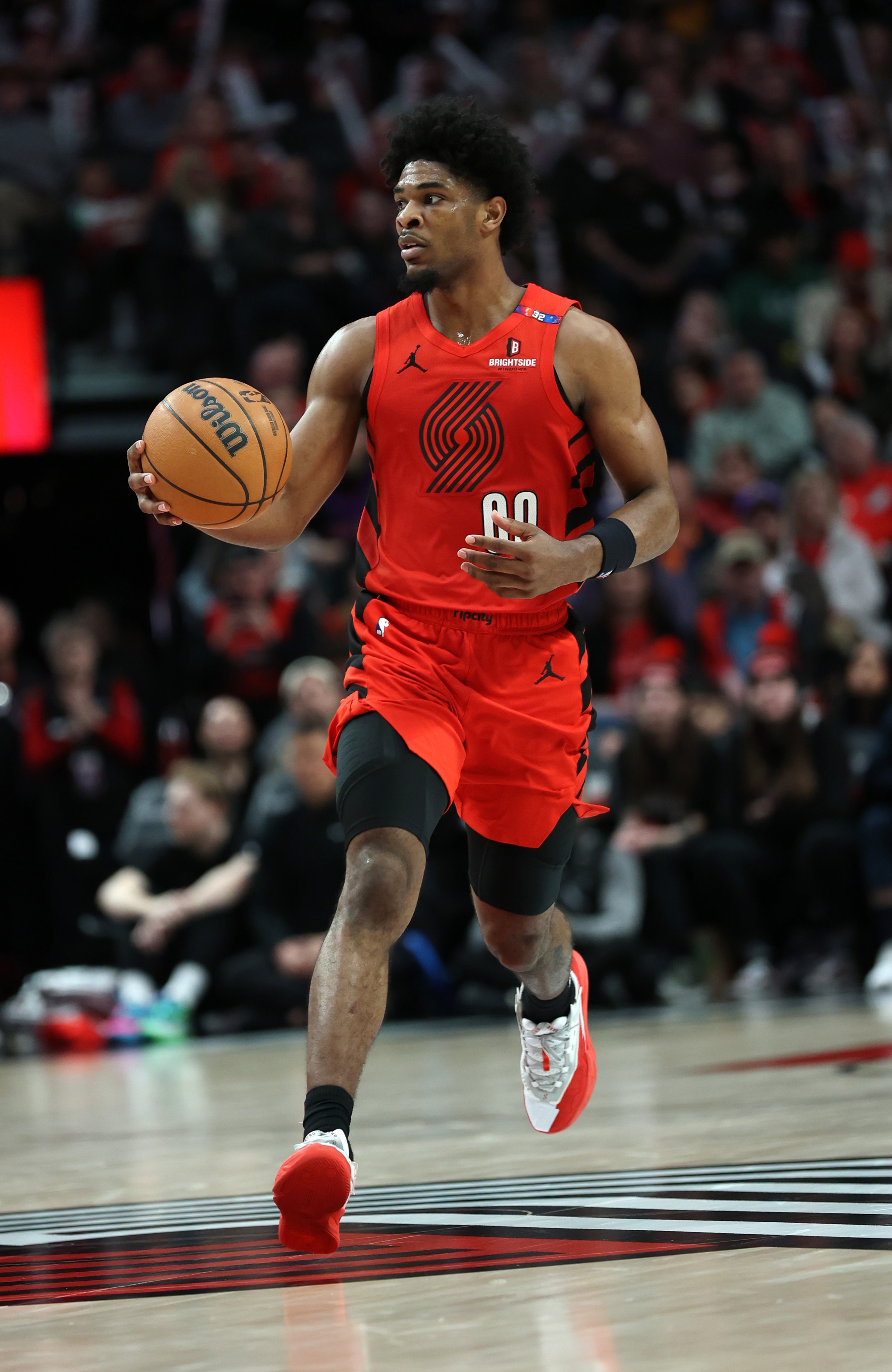  效率不行！亨德森14投共得到11分5板3助 三分球5投1中