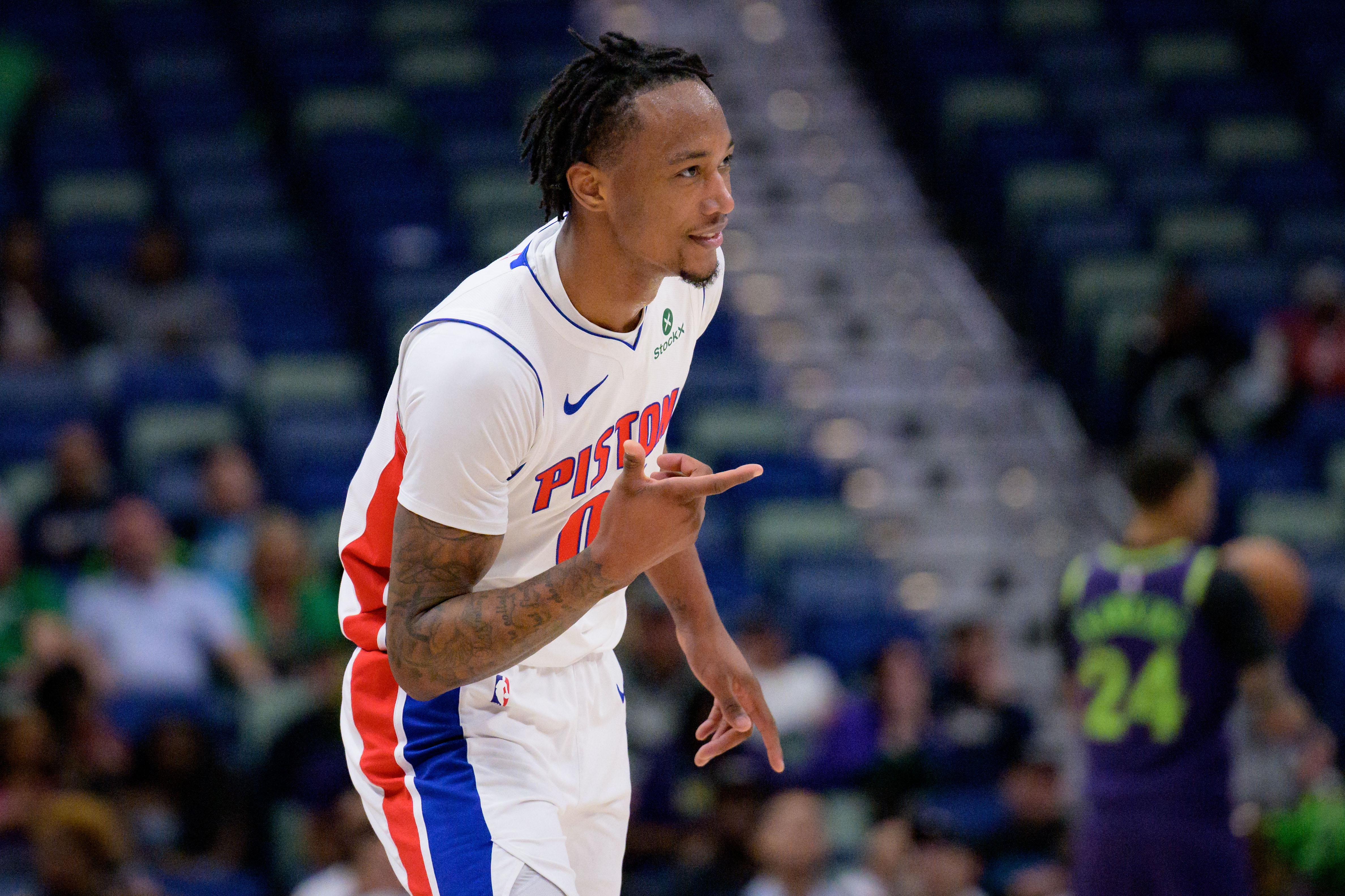  效率很高！霍蘭半場替補(bǔ)6分鐘6中4拿到10分 三分2中1