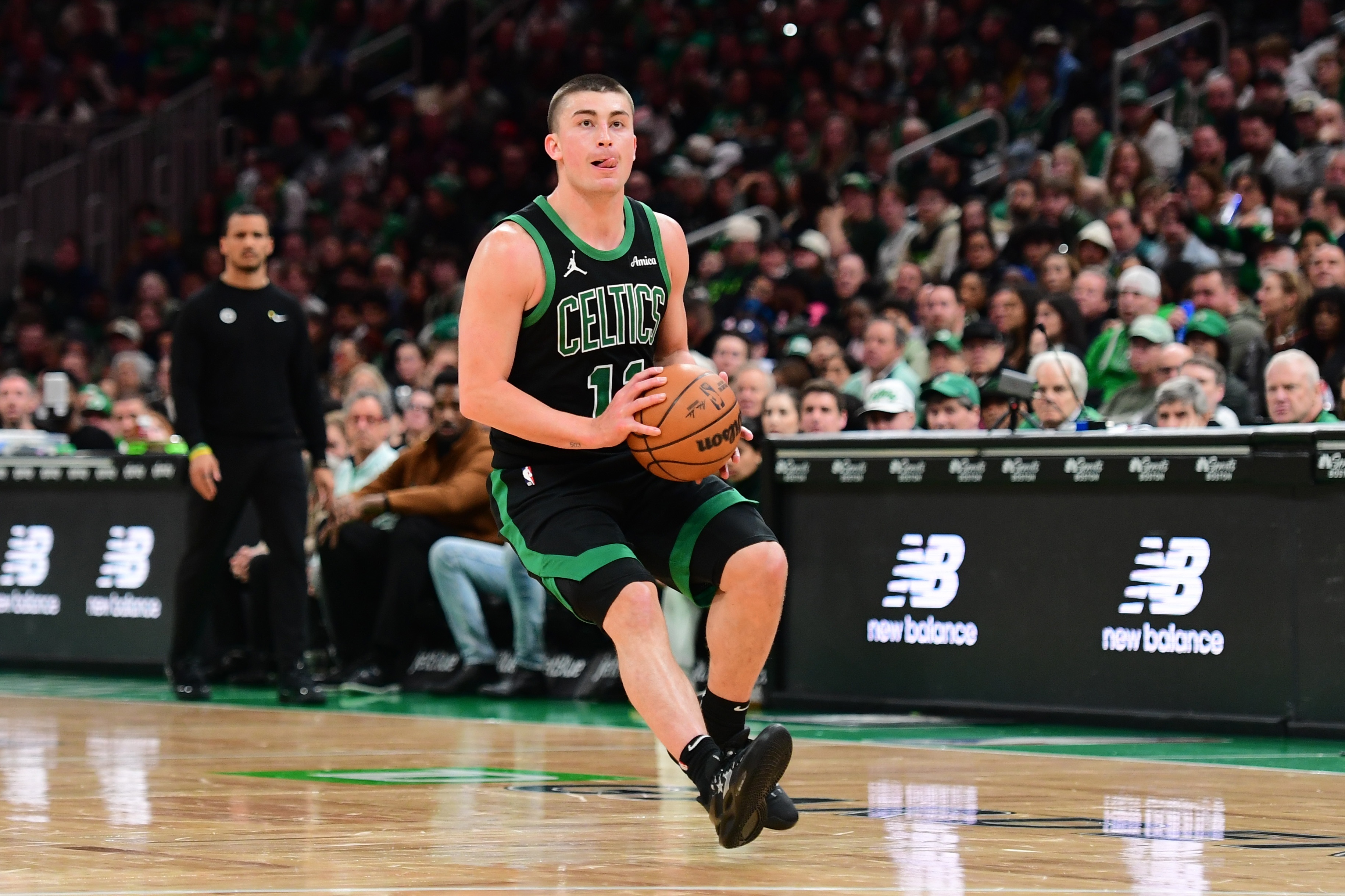  普理查德談賽季首次首發(fā)：我三分鐘就領(lǐng)到3犯 我還是打替補(bǔ)吧