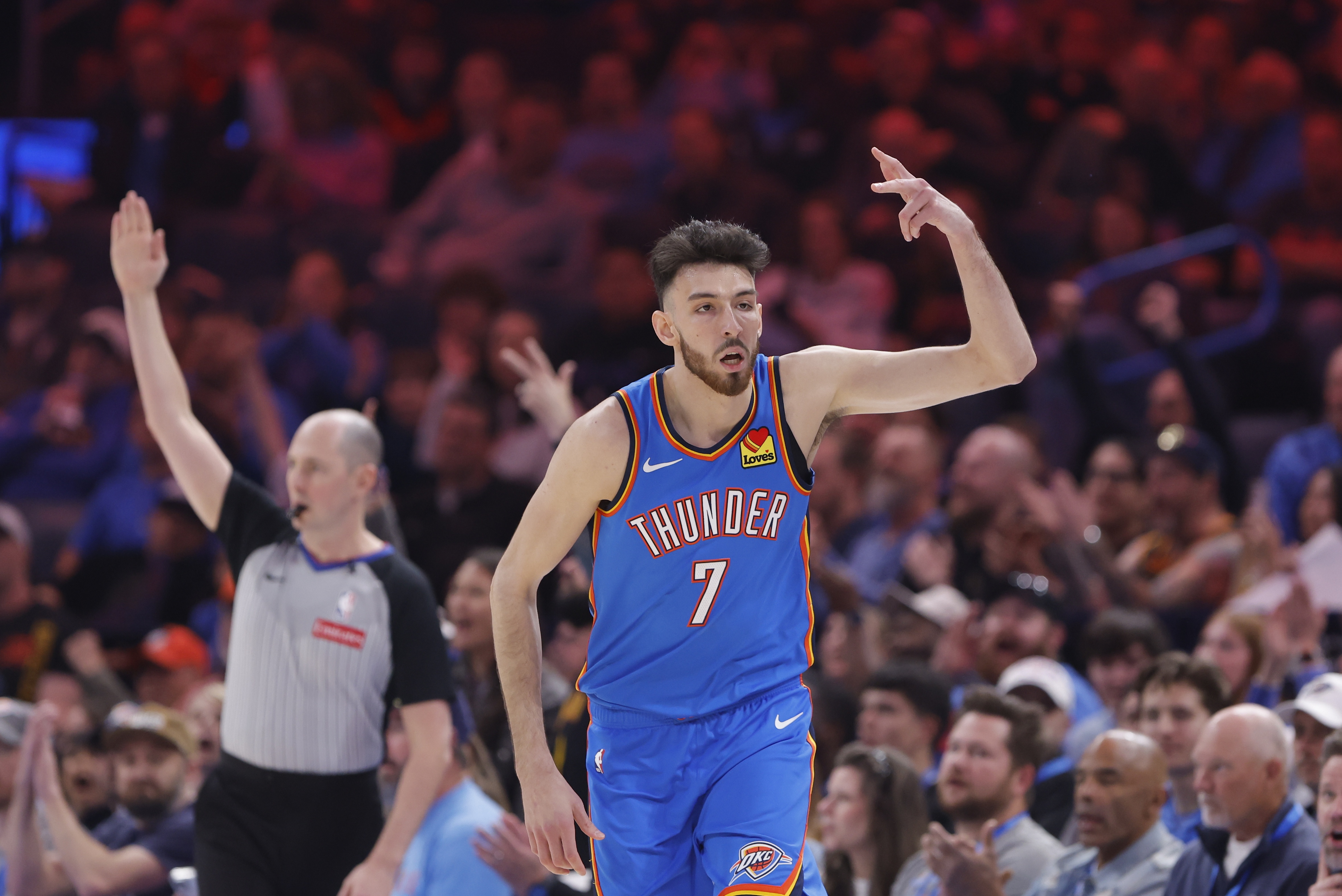  輕傷不下火線！切特一度腰部不適 全場14中7拿到18分10板