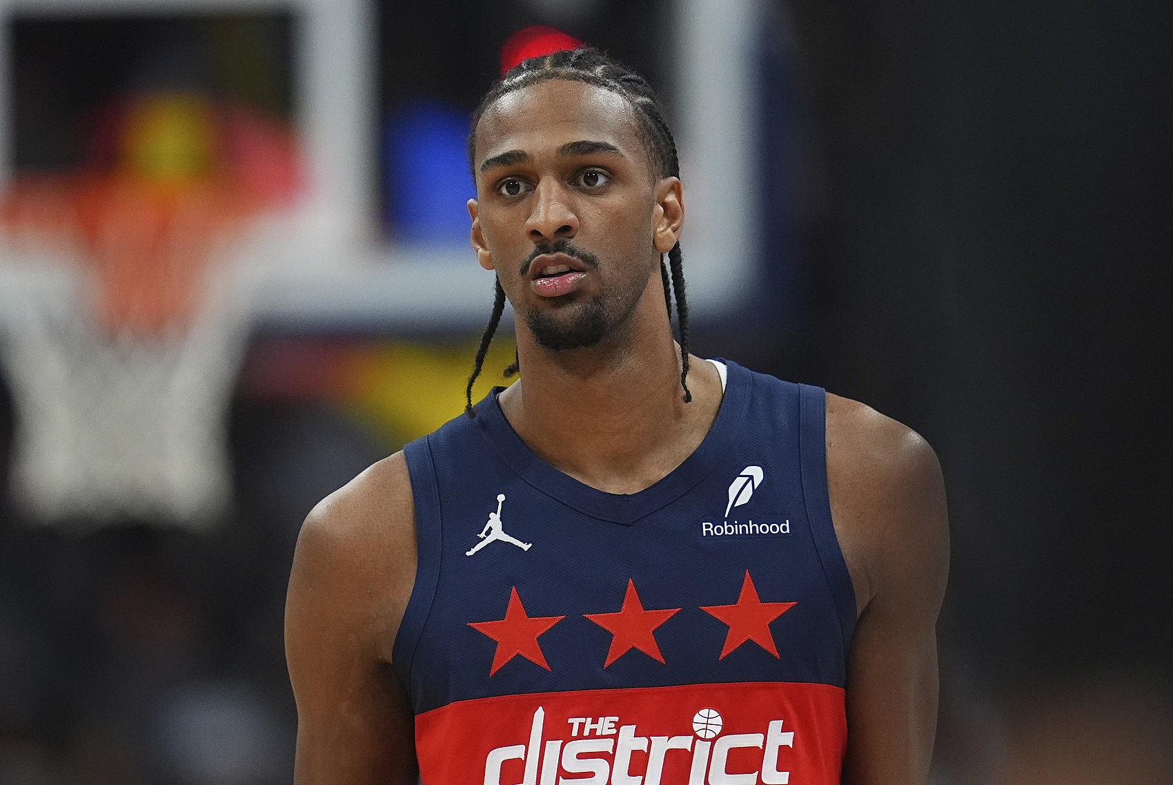  斯瑪特：我很喜歡薩爾的防守 他還需要變得更強壯一點