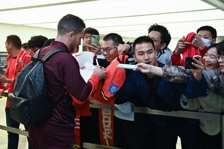  魯媒：塞鳥是目前國足僅有的待開“盲盒”，伊萬只能投下賭注