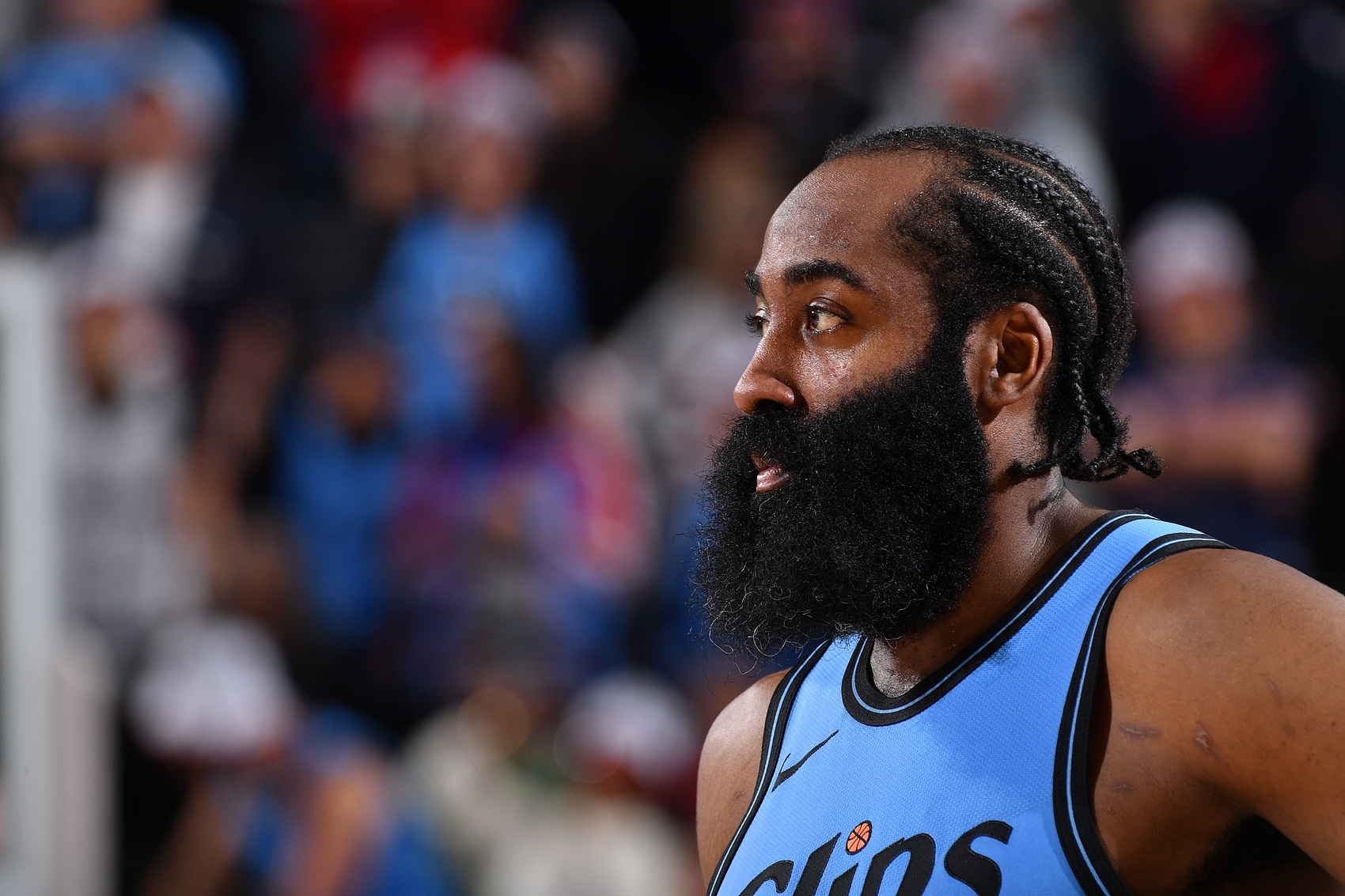  昨日傷到了大腿和腳踝！船記：哈登今天早上隨隊(duì)前往了紐約