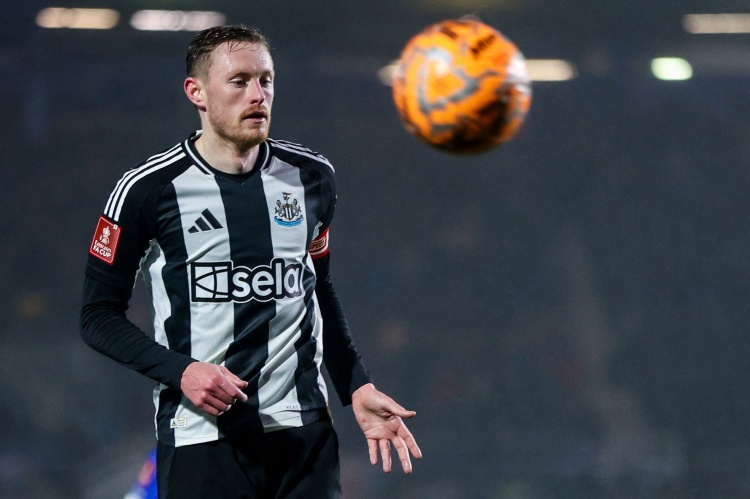  英媒：曼聯(lián)瞄準紐卡斯爾中場肖恩-朗斯塔夫 夏季轉(zhuǎn)會競爭升溫