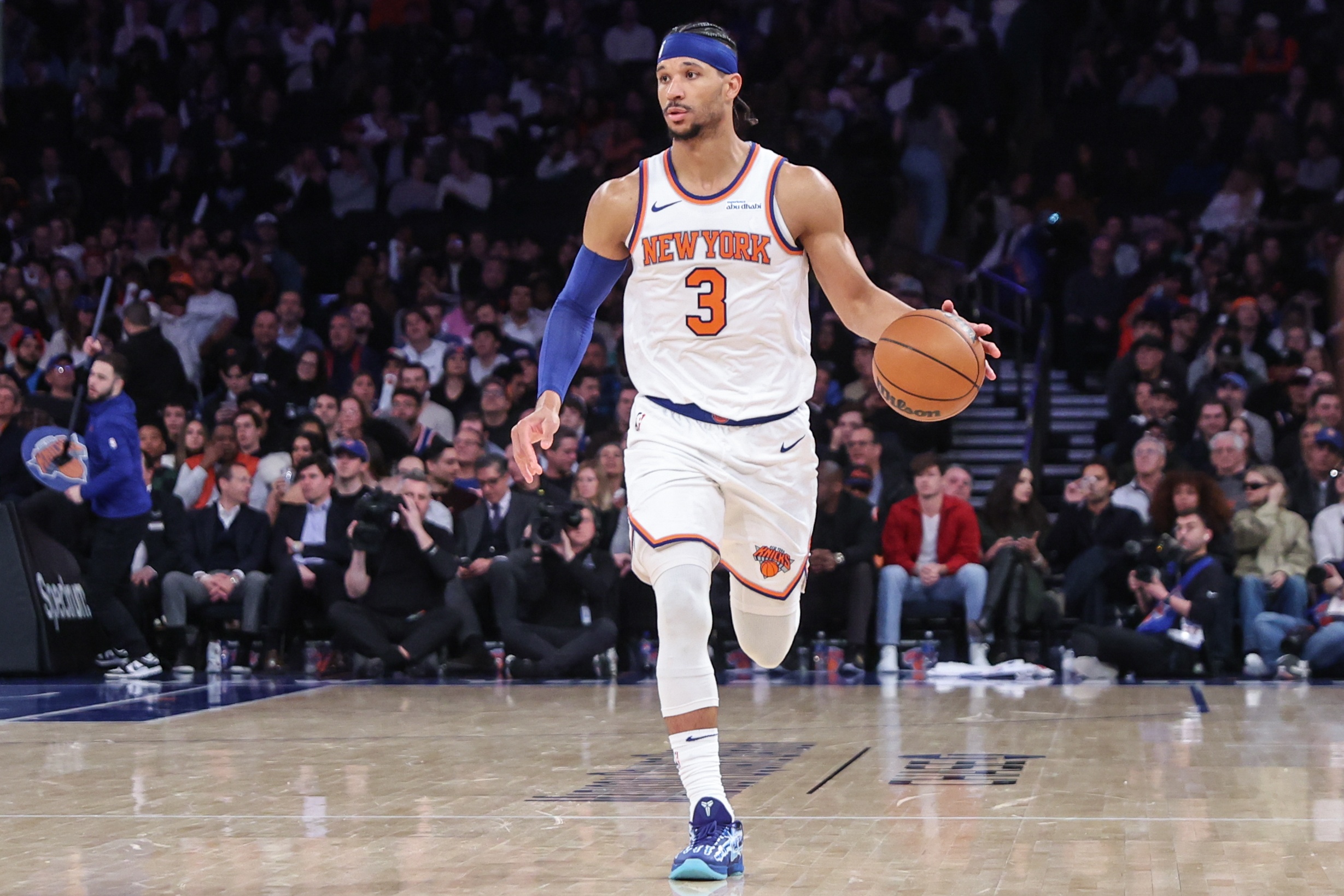  基操！哈特出戰(zhàn)42分鐘砍13分14籃板8助攻2搶斷 籃板全場(chǎng)最高